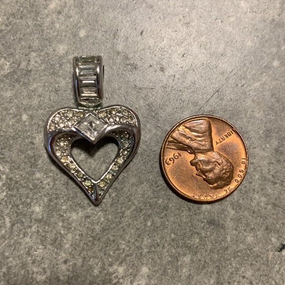 CZ heart pendant - Picture 2 of 3
